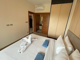 Apartment at Palmetto Condo by Lofty