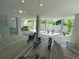 Apartment at Palmetto Condo by Lofty