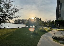 Modern apartment at Cassia by Lofty