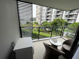 Modern apartment at Cassia by Lofty