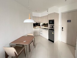 Modern apartment at Cassia by Lofty