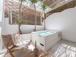 Utopia Hotel