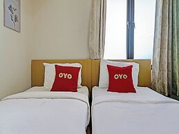 OYO 92768 Flagship Exclusive Colombus Near Stasiun Karawang