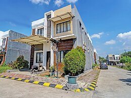 OYO 92768 Flagship Exclusive Colombus Near Stasiun Karawang