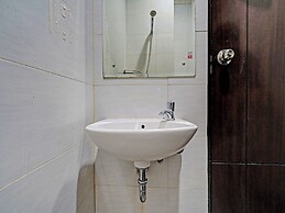 OYO 92768 Flagship Exclusive Colombus Near Stasiun Karawang