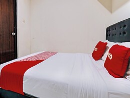 OYO 92768 Flagship Exclusive Colombus Near Stasiun Karawang