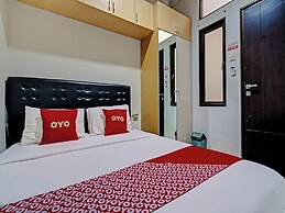 OYO 92768 Flagship Exclusive Colombus Near Stasiun Karawang