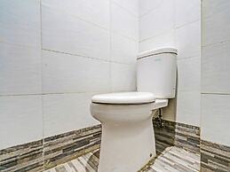 OYO 92768 Flagship Exclusive Colombus Near Stasiun Karawang