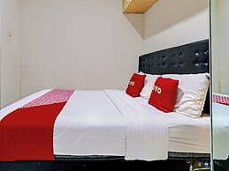 OYO 92768 Flagship Exclusive Colombus Near Stasiun Karawang