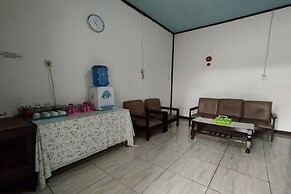 OYO 92762 Wisma Pundu Syariah Near Kantor Camat Kota Besi