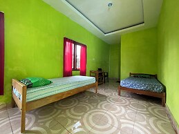 SPOT ON 92766 Penginapan Asoka Indah Near PT. PLN (persero) Gardu Indu