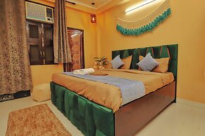 Roomshala 035 Premium Inn Noida Sec 15