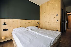 Postcard Country Apartments