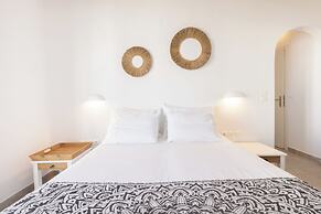 Parosquare Central Suites