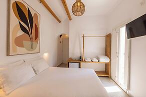 Parosquare Central Suites