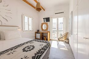 Parosquare Central Suites