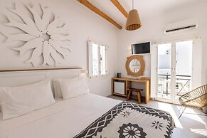 Parosquare Central Suites