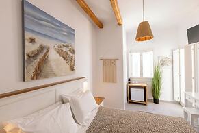 Parosquare Central Suites