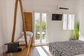 Parosquare Central Suites