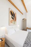 Parosquare Central Suites