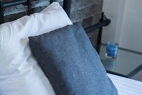 Stylish Sauna Retreat Apt in Gazi