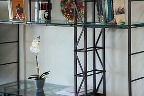 Stylish Sauna Retreat Apt in Gazi