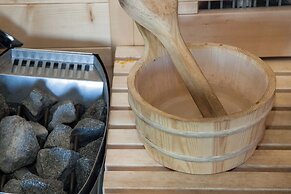 Stylish Sauna Retreat Apt in Gazi