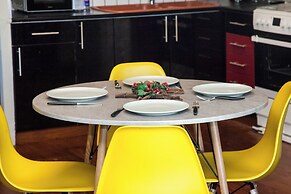 Stylish Sauna Retreat Apt in Gazi