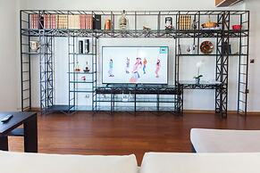 Stylish Sauna Retreat Apt in Gazi