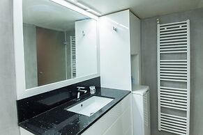 Stylish Sauna Retreat Apt in Gazi