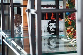 Stylish Sauna Retreat Apt in Gazi