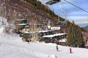 Ski In, Ski Out 2 Bedroom on Aspen Mountain at Lift 1 A
