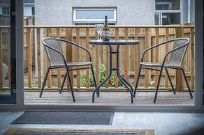 The Garden Lodge - 1 Bedroom Lodge - Tenby