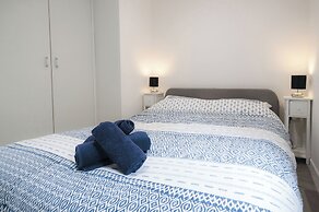 The Garden Lodge - 1 Bedroom Lodge - Tenby