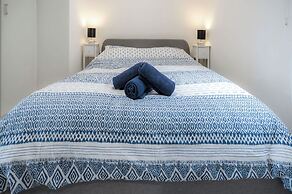 The Garden Lodge - 1 Bedroom Lodge - Tenby