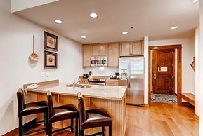 Breckenridge Bluesky 2 Bedroom Ski In, Ski Out Condo