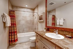 Breckenridge Bluesky 2 Bedroom Ski In, Ski Out Condo