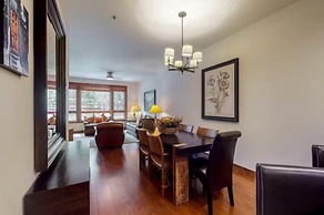 Ski In, Ski Out 2 Bedroom at Snowflake Chairlift - Bluesky Condos