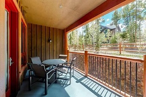Ski In, Ski Out 2 Bedroom at Snowflake Chairlift - Bluesky Condos