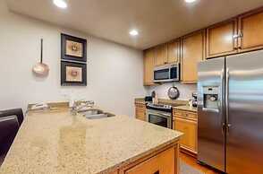 Ski In, Ski Out 2 Bedroom at Snowflake Chairlift - Bluesky Condos