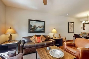 Ski In, Ski Out 2 Bedroom at Snowflake Chairlift - Bluesky Condos