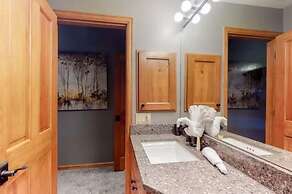 One Breckenridge Place - 3 Bedroom Townhome - 200 Yards to Peak 9 Lift