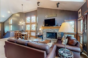 One Breckenridge Place - 3 Bedroom Townhome - 200 Yards to Peak 9 Lift