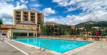 2 Bedroom Luxury Condo on Main Street at Maggie Pond - Walk to Lift!
