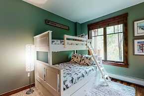 2 Bedroom Luxury Condo on Main Street at Maggie Pond - Walk to Lift!