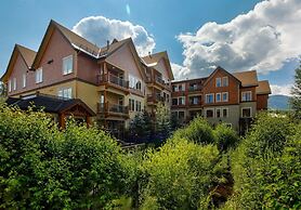 Luxury 3 Bedroom Water House on Main Street Condo w/ Pool, Hot Tubs, F