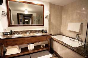 Arrabelle at Vail Luxe 3 Bedroom Residence With Ski-in, Ski-out Access