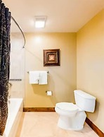 Water House Luxury 2 Bedroom on Main Street - Walk to Quicksilver Lift