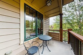 Water House Luxury 2 Bedroom on Main Street - Walk to Quicksilver Lift