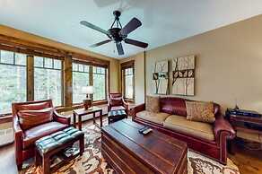 Water House Luxury 2 Bedroom on Main Street - Walk to Quicksilver Lift